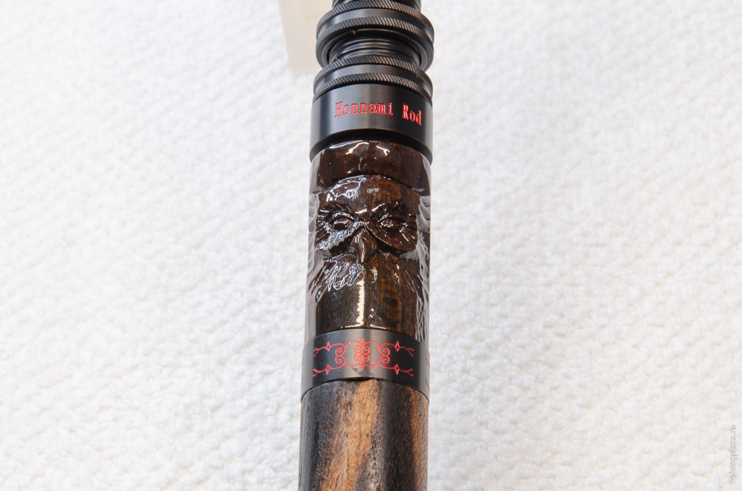 Резьба по дереву на ручке Honnami Rod 572 ULM